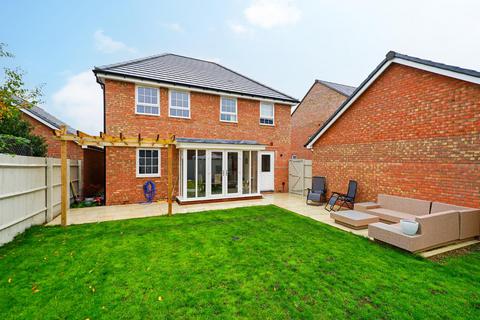 4 bedroom detached house for sale, Napier Close, Leighton Buzzard