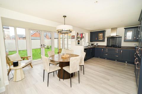 4 bedroom detached house for sale, Napier Close, Leighton Buzzard