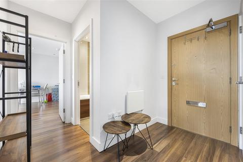 2 bedroom flat for sale, Cygnet House, Drake Way, Kennet Island