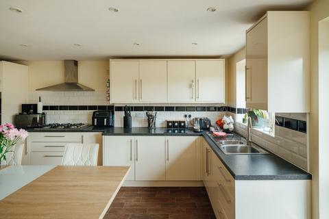 92 Broadway Grove, Worcester, WR2 5EY