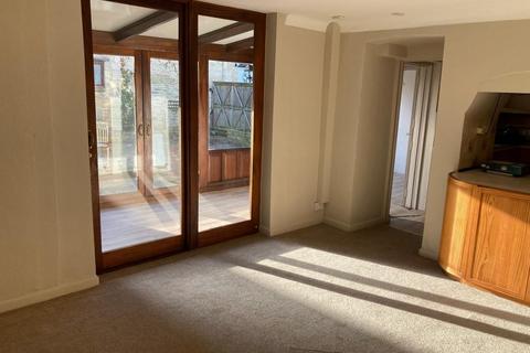 4 bedroom townhouse to rent, High Street, Lechlade