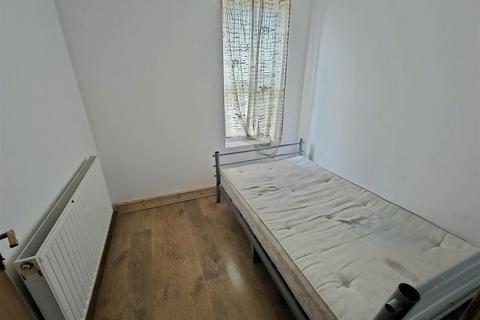 3 bedroom house to rent, Westbourne Place, Leeds