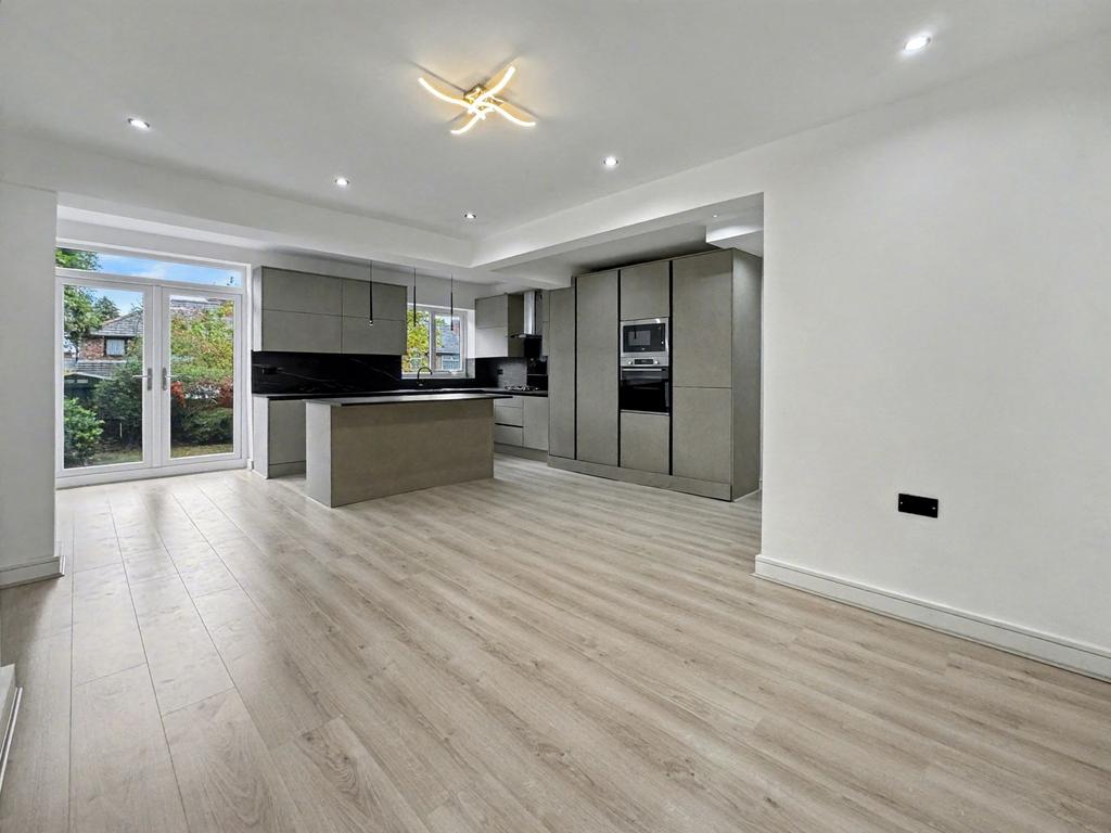 Kitchen / Dining Room