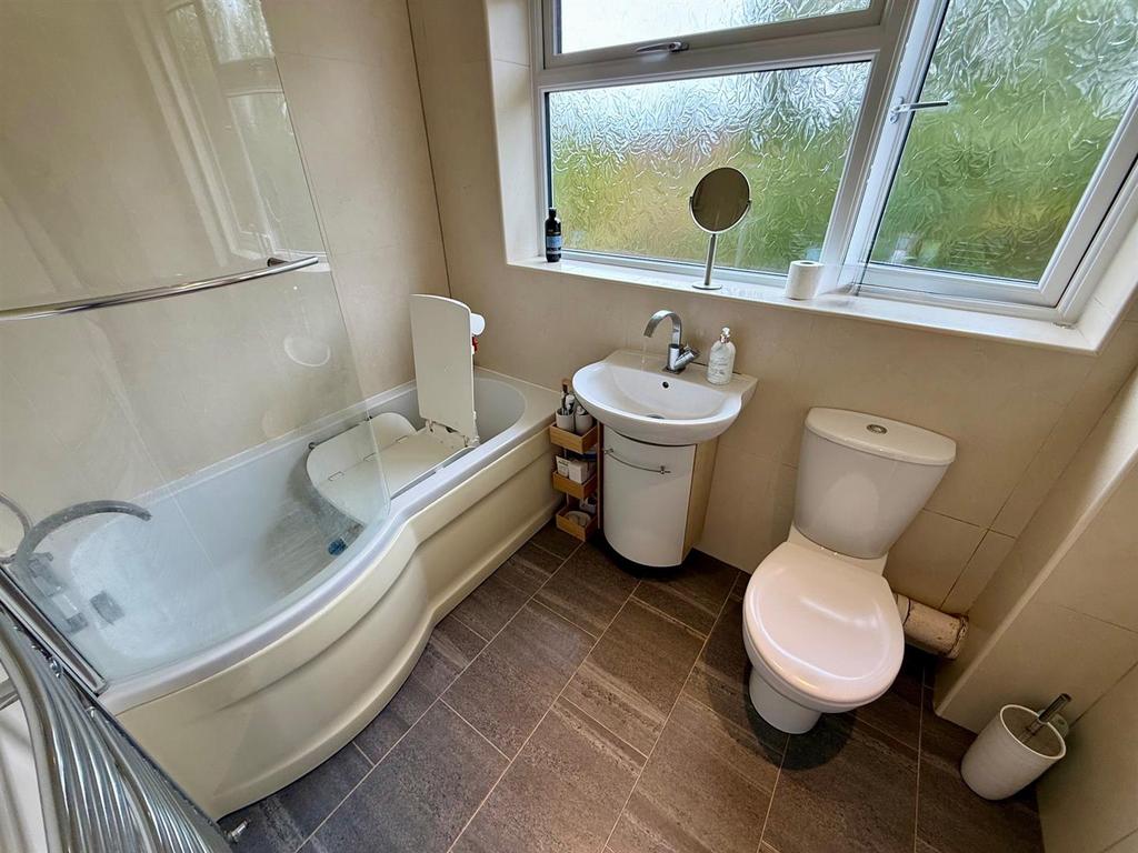 SWR20 Bathroom.jpg