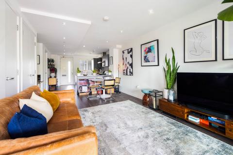 2 bedroom flat for sale, Wallis Road, Hackney Wick, London, E9