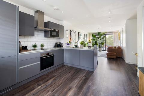 2 bedroom flat for sale, Wallis Road, Hackney Wick, London, E9