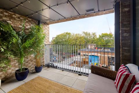 2 bedroom flat for sale, Wallis Road, Hackney Wick, London, E9
