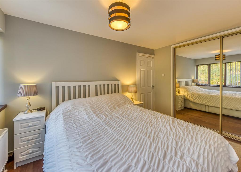 13 Eversley Grove-07.jpg