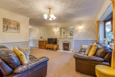 3 bedroom semi-detached house for sale, Eversley Grove, The Northway, Sedgley