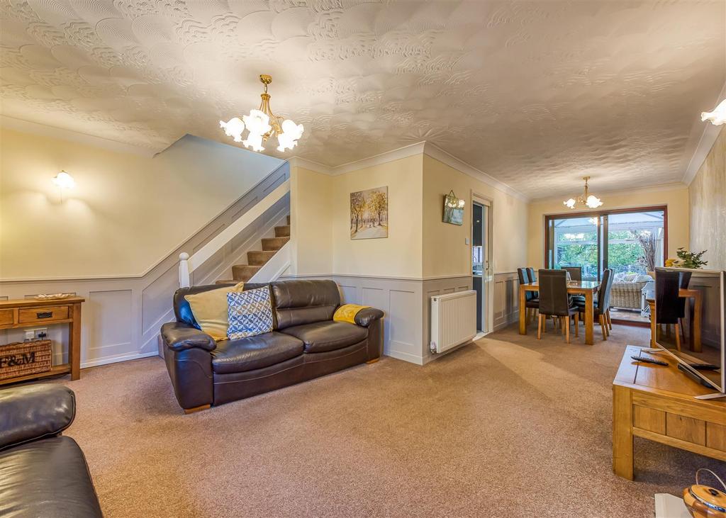 13 Eversley Grove-09.jpg
