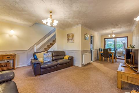 13 Eversley Grove, Sedgley, Dudley, DY3 3RF