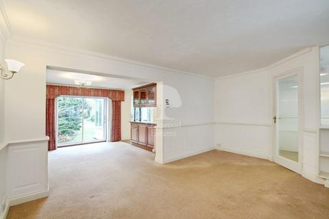 4 bedroom semi-detached house to rent, Darwin Road, Langley SL3