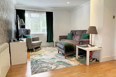 3 bedroom flat for sale, Burstead Close, Brighton BN1