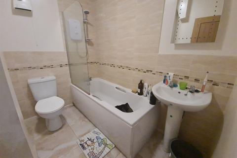 1 bedroom flat to rent, Moorhouse 19-22 Moorland Road, Leeds LS6