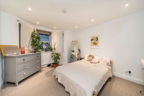 3 bedroom flat to rent, Sherriff Road, London NW6