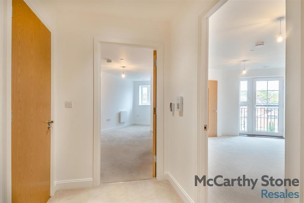 8670684-interior13.jpg