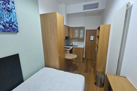 Studio to rent, Cartwright Gardens, Bloomsbury, WC1H