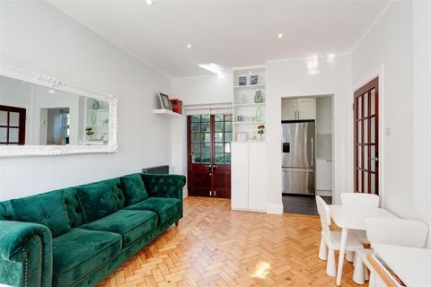 undefined, Westholm, Hampstead Garden Suburb, London, NW11