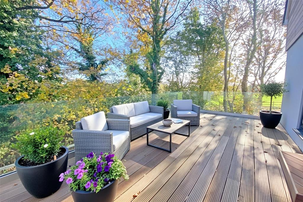 Private Rasied Deck