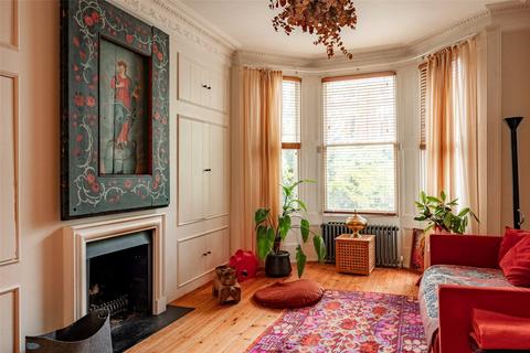 undefined, St Quintin Avenue, North Kensington, London, W10