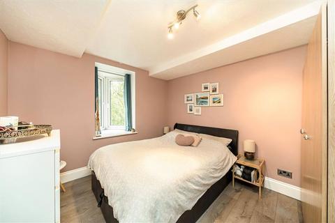 1 bedroom flat for sale, Avonley Road, London SE14