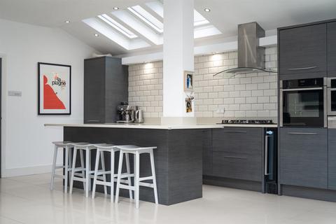 5 bedroom semi-detached house for sale, Groby Road, Chorlton