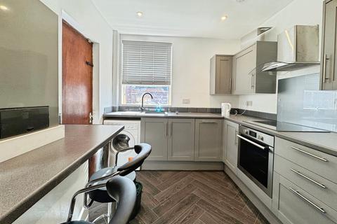3 bedroom terraced house to rent, Whitby Road, Ladybarn, Manchester, M14