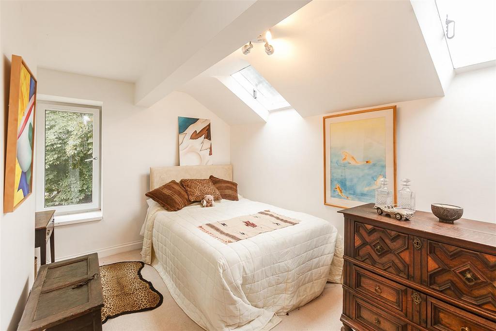 8304027-interior18.JPG