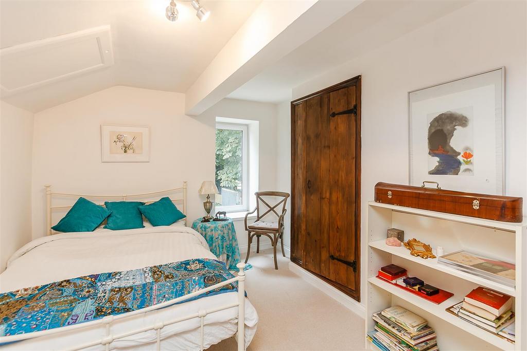 8304027-interior19.JPG