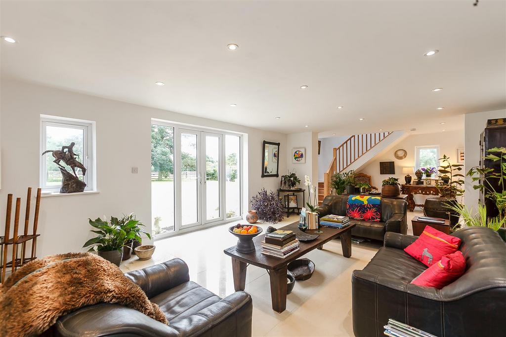 8304027-interior05.JPG