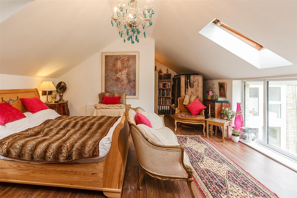 8304027-interior25.JPG