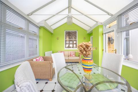 2 bedroom apartment for sale, ALLCOAT HOUSE, Westcliff-On-Sea