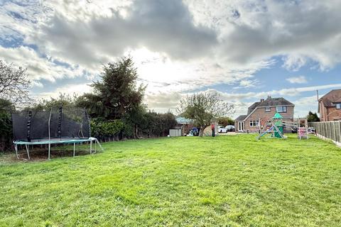 4 bedroom detached house for sale, Ringwood Road, BH23 7BE