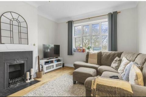 3 bedroom apartment to rent, Shoot Up Hill, London, NW2