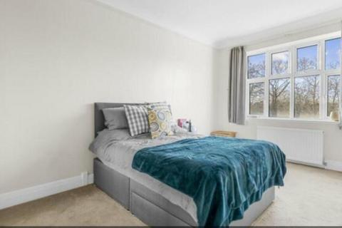 3 bedroom apartment to rent, Shoot Up Hill, London, NW2