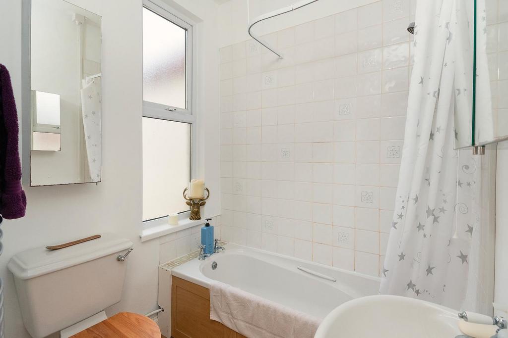 9 W0 RBN - Bathroom B.jpg