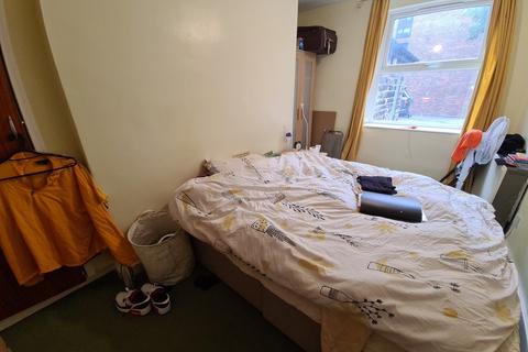 1 bedroom flat to rent, Moorhouse 19-22 Moorland Road, Leeds LS6