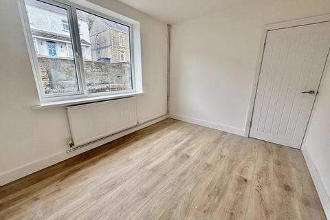 42 New Road, Trebanos, Swansea, SA8 4DL