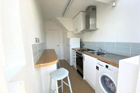 8 Glamis Crescent, Hayes, UB3 1QA
