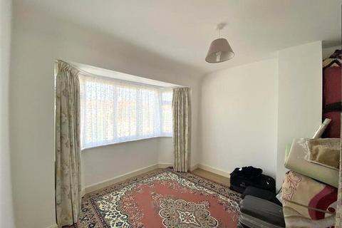 8 Glamis Crescent, Hayes, UB3 1QA