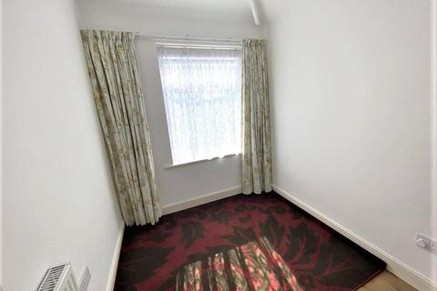 8 Glamis Crescent, Hayes, UB3 1QA