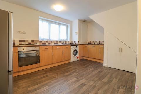 undefined, Gaunt Road, S14