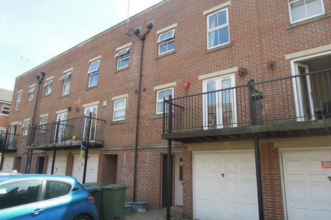 3 bedroom townhouse to rent, Winton Street Southampton, Southampton SO14