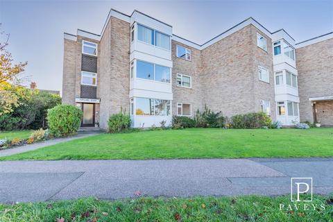 Fourth Avenue, Frinton-On-Sea