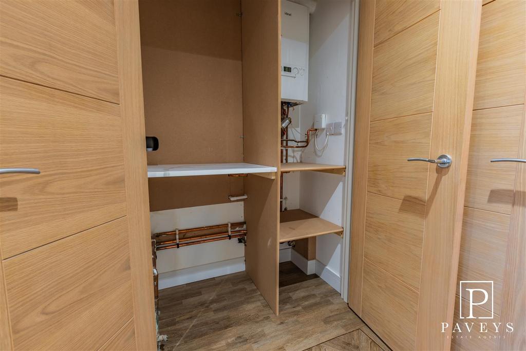 Airing/utility cupboard