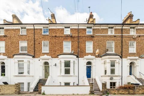 1 bedroom flat for sale, Oaklands Grove, London W12
