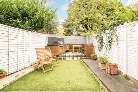 4 bedroom terraced house for sale, Crabtree Lane, London SW6