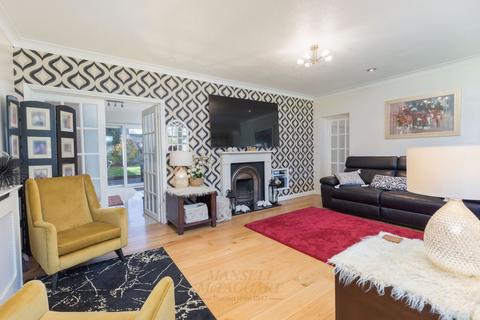 undefined, Kingscote Hill, Crawley RH11
