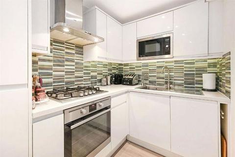 2 bedroom flat to rent, Brompton Square, London SW3