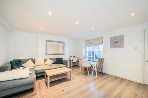 2 bedroom flat to rent, Brompton Square, London SW3